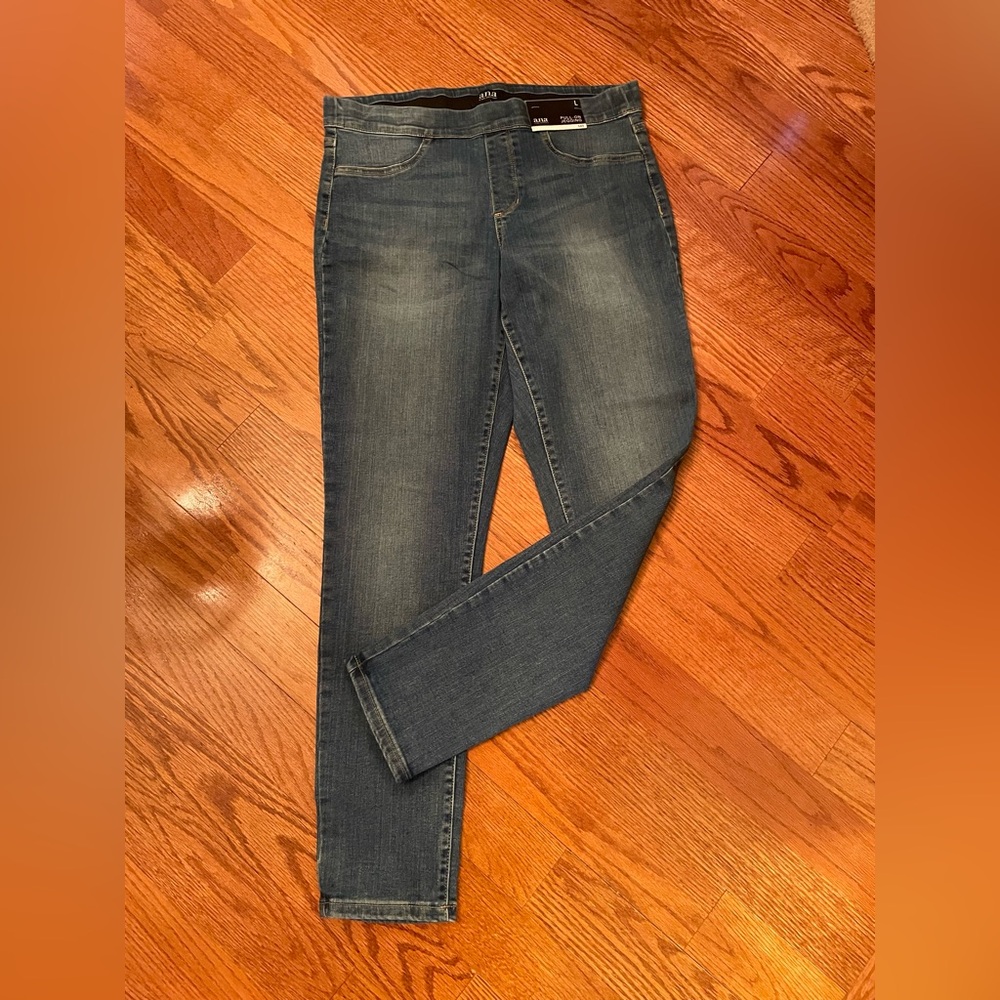 Women’s size large pull on jeans jeggings